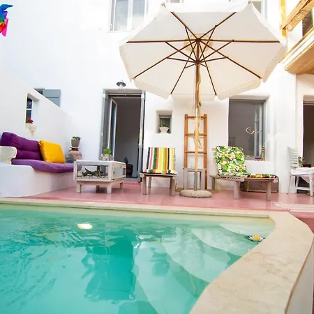 Quartano Paros Nausa