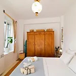 Quartano Paros Naousa