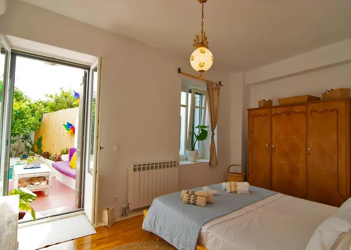 Quartano Paros Naousa