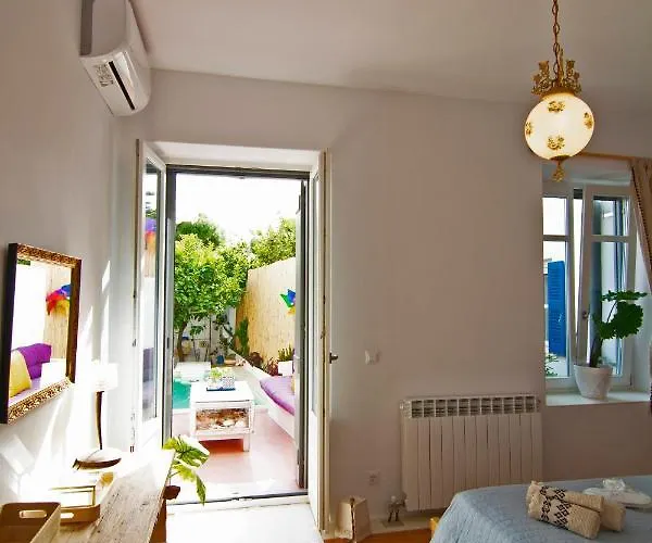 Quartano Paros Apartman *