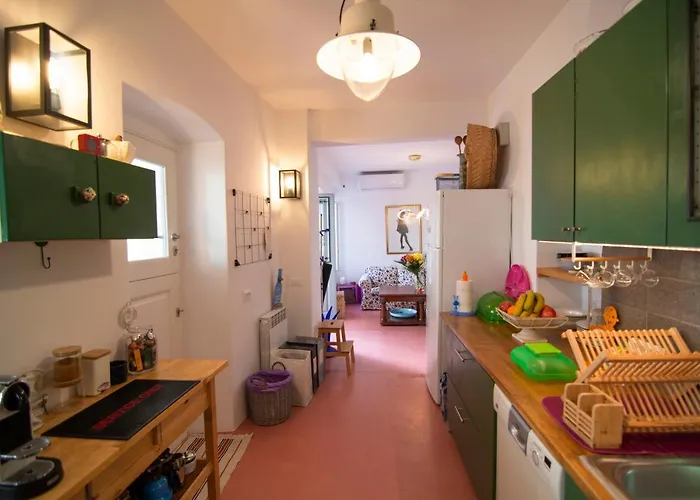 Quartano Paros Naousa